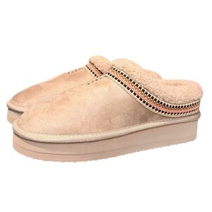 Megellan Women’s Outdoors Platform Slip On Clogs Sz 8B/7B Please See Description